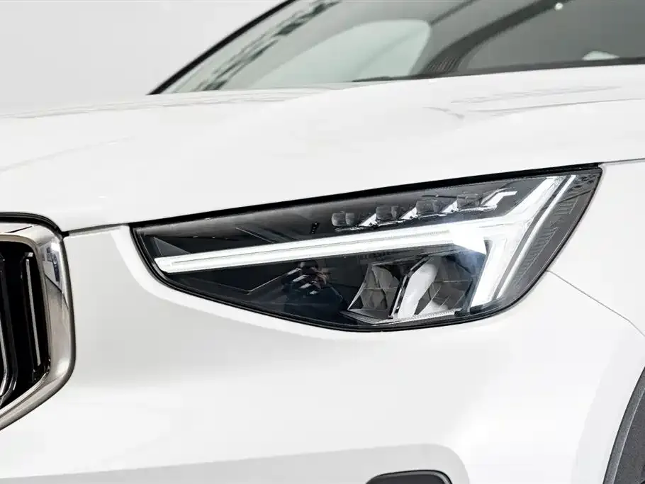 Volvo XC40 2024 из CN, фото 2