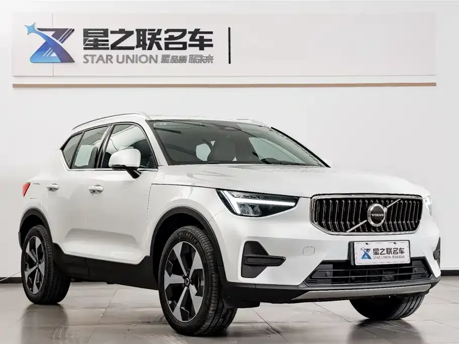Volvo XC40 2024 из CN, фото 3
