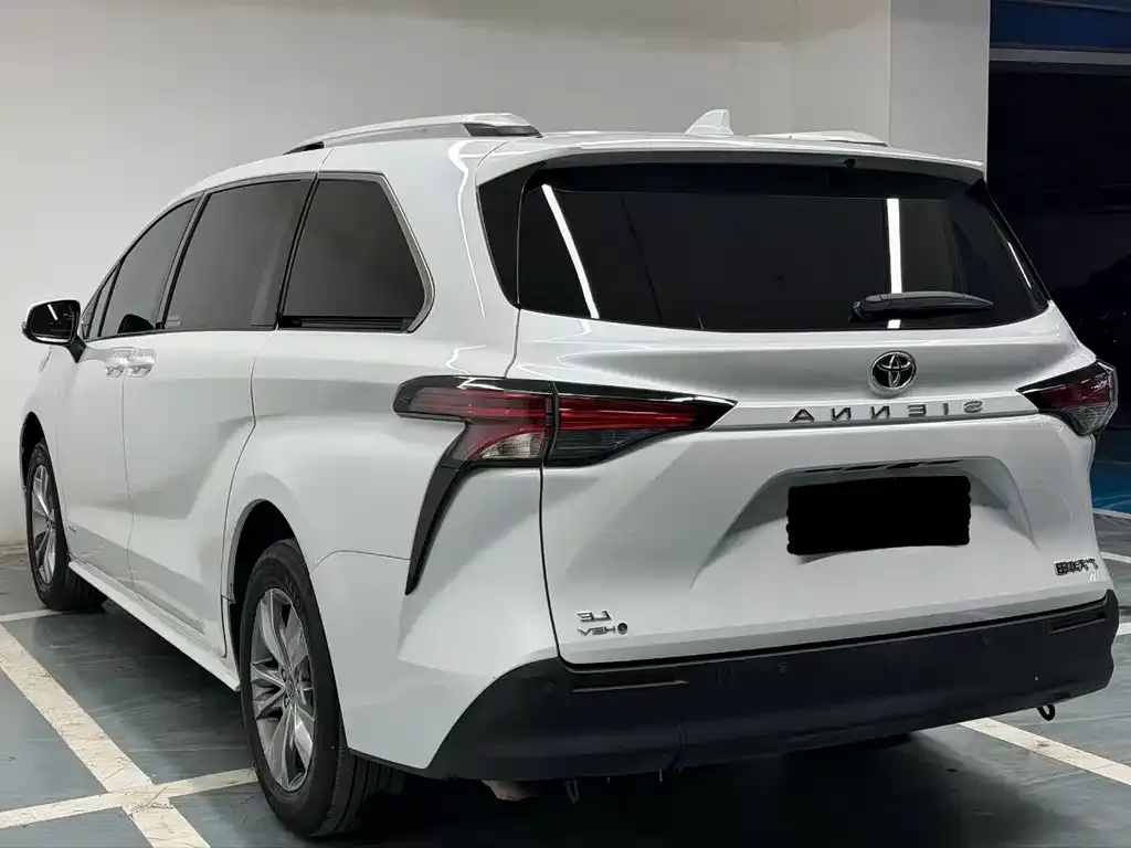 Toyota Sienna 2024 из CN, фото 4