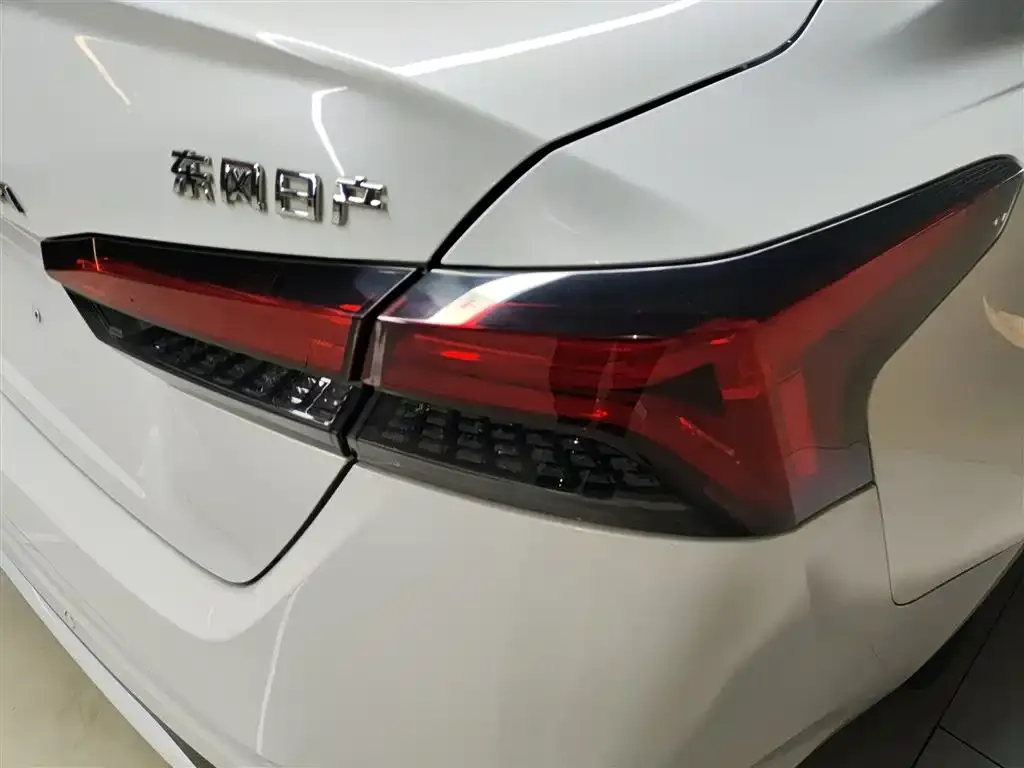 Nissan Teana — фото 2
