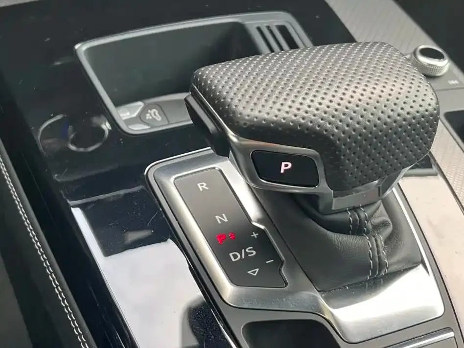 Audi Q5L 2024 из CN, фото 2