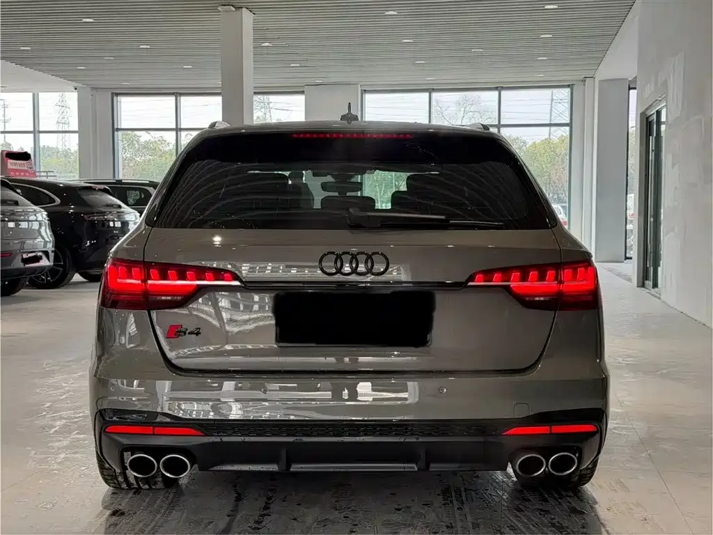 Audi S4 2024 из CN, фото 3