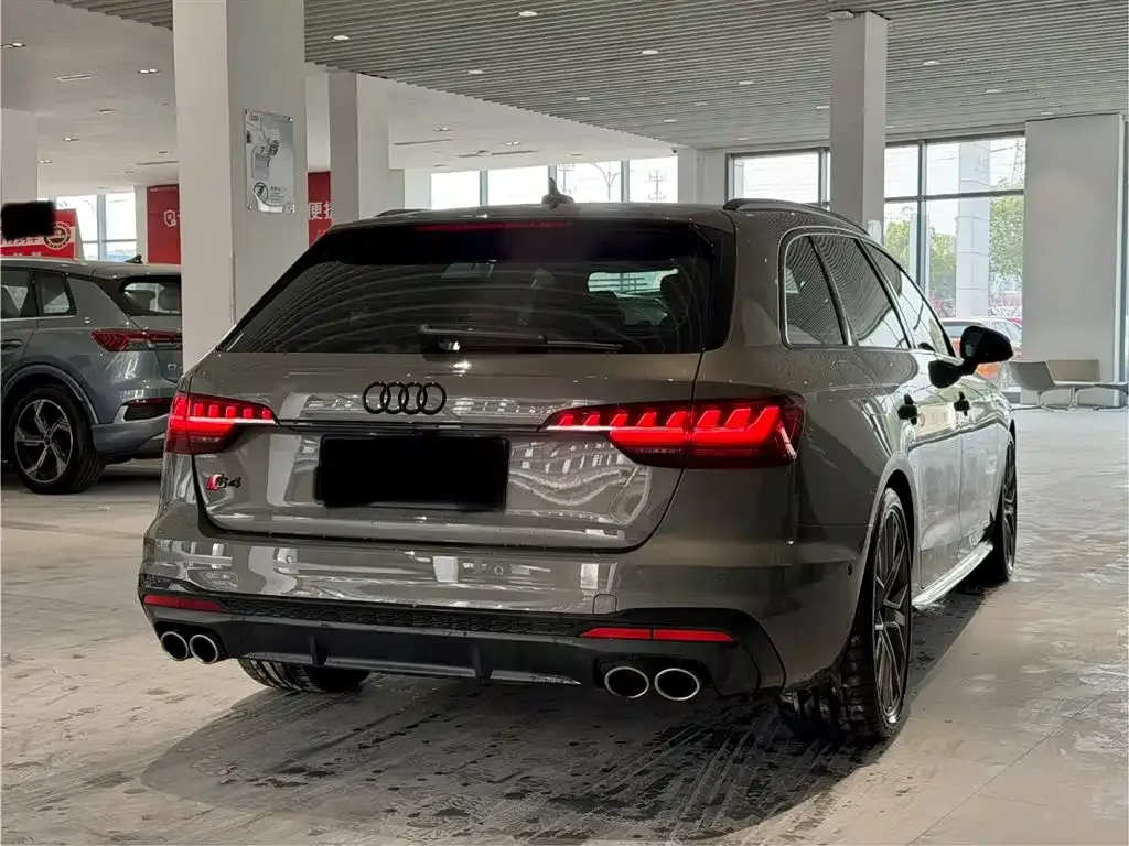 Audi S4 2024 из CN, фото 5