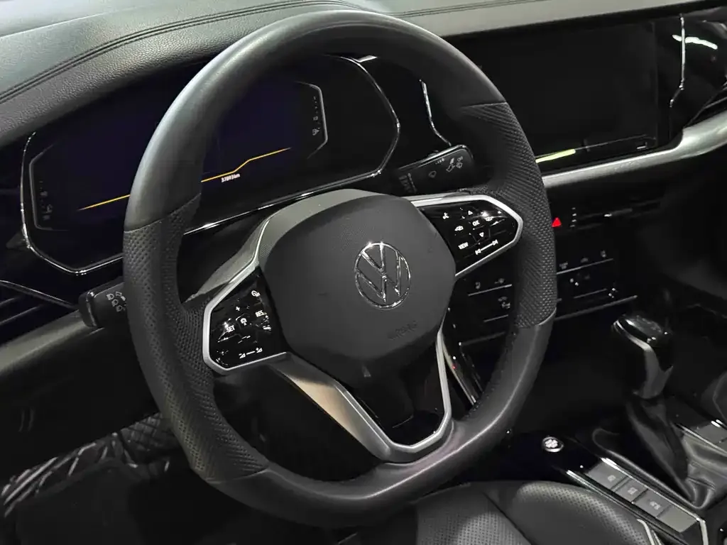 Volkswagen Passat — фото 10