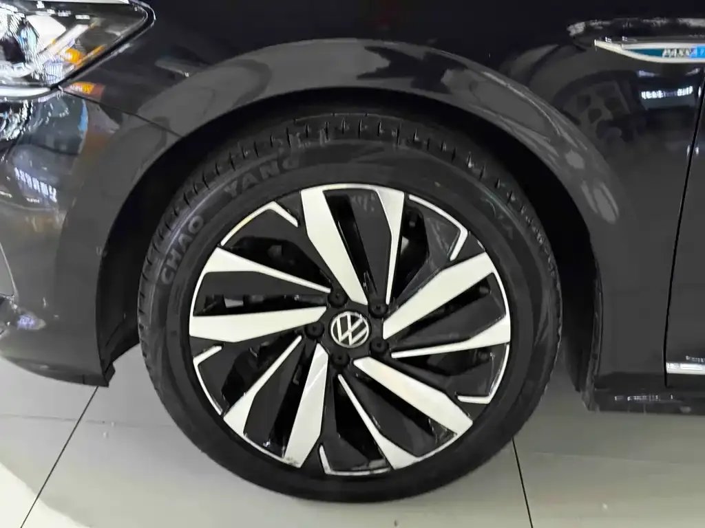 Volkswagen Passat — фото 5