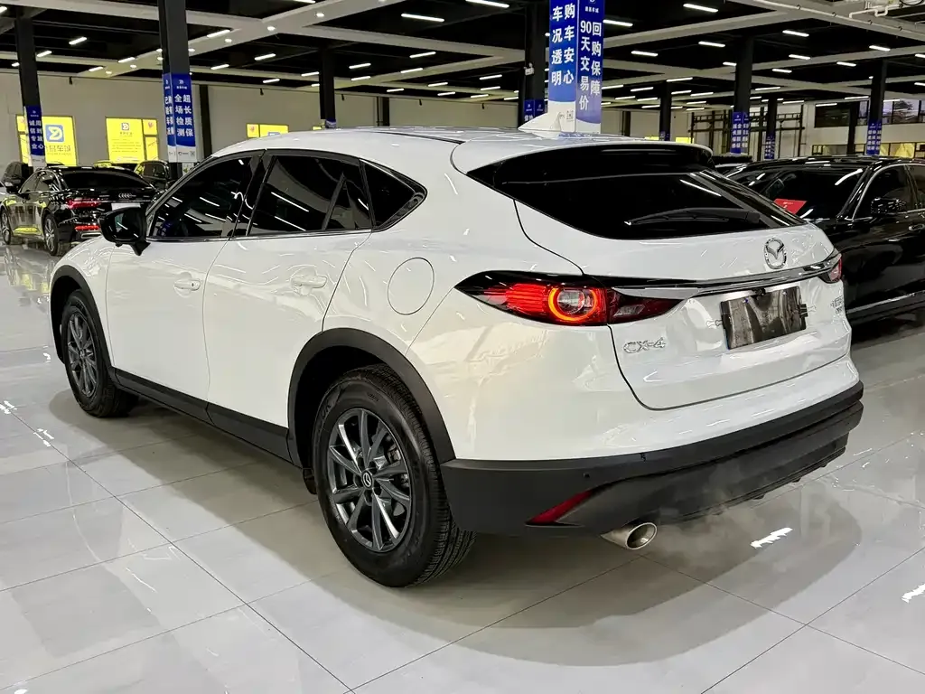 Mazda CX-4 2023 из CN, фото 6