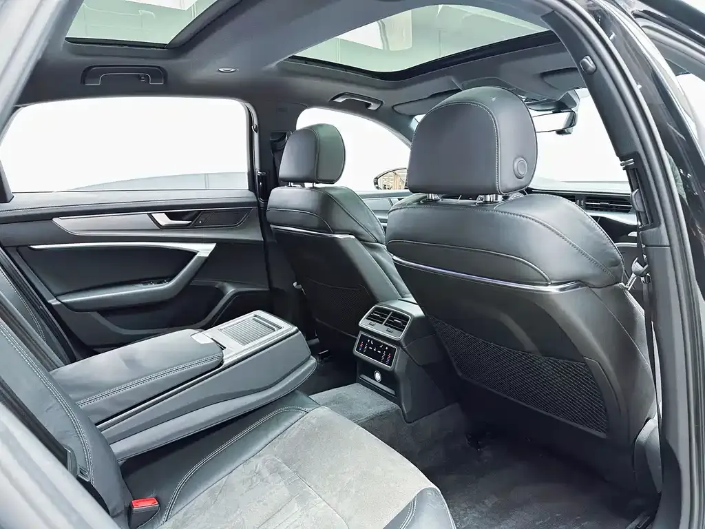 Audi A6L 2021 из CN, фото 6