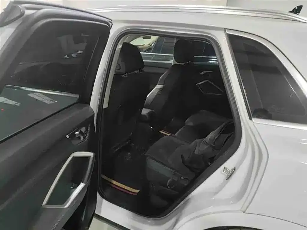 Audi Q3 2023 из CN, фото 5