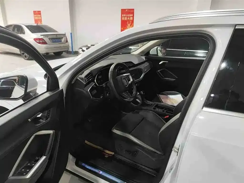 Audi Q3 2023 из CN, фото 4