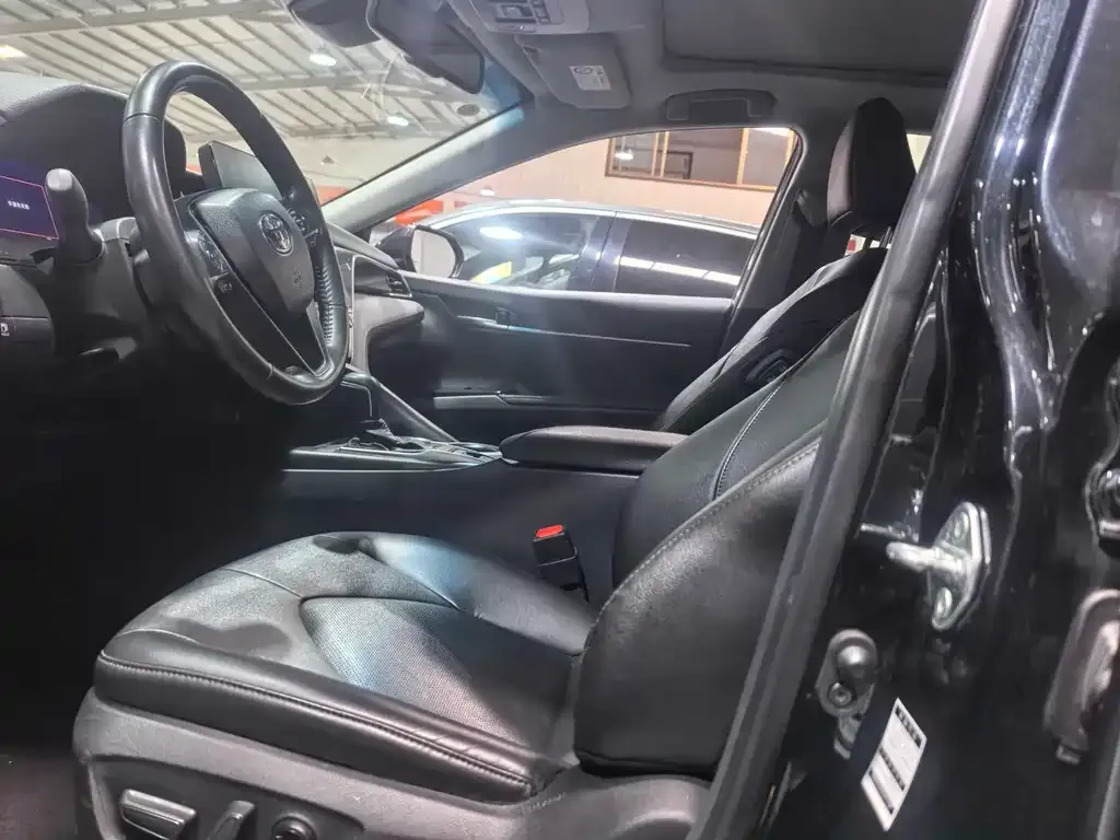 Toyota Camry 2023 из CN, фото 8