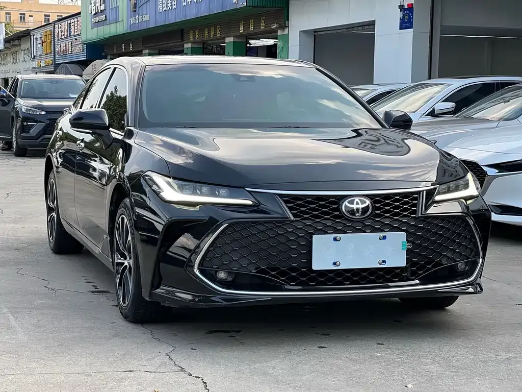Toyota Avalon 2023 из CN, фото 1