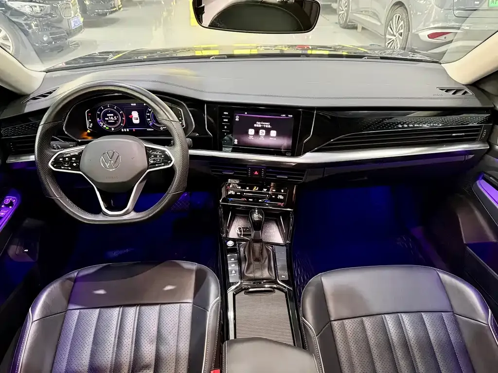 Volkswagen Passat 2023 из CN, фото 2