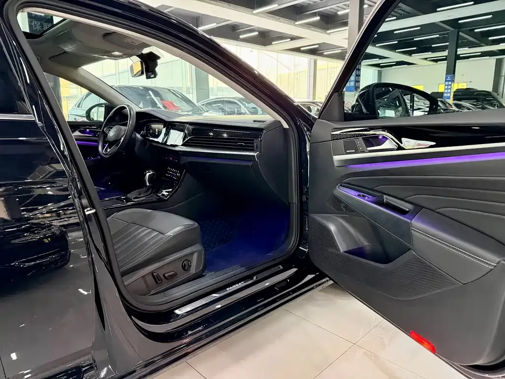 Volkswagen Passat 2023 из CN, фото 6