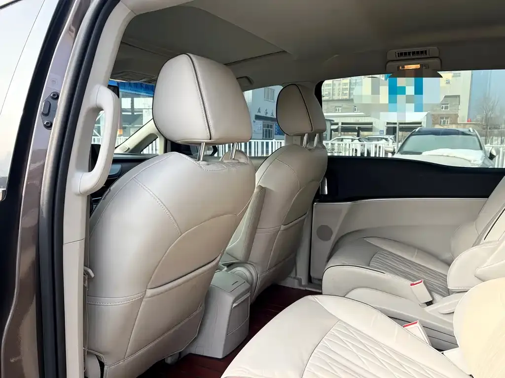Buick GL8 2023 из CN, фото 4