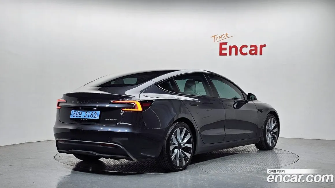 Tesla Model 3 — фото 4