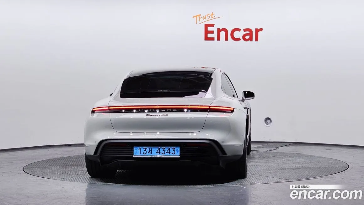 Porsche Taycan 2025 из KR, фото 2