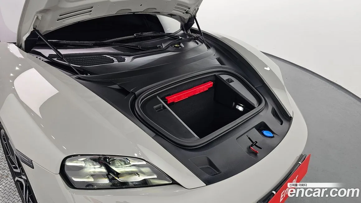 Porsche Taycan 2025 из KR, фото 9