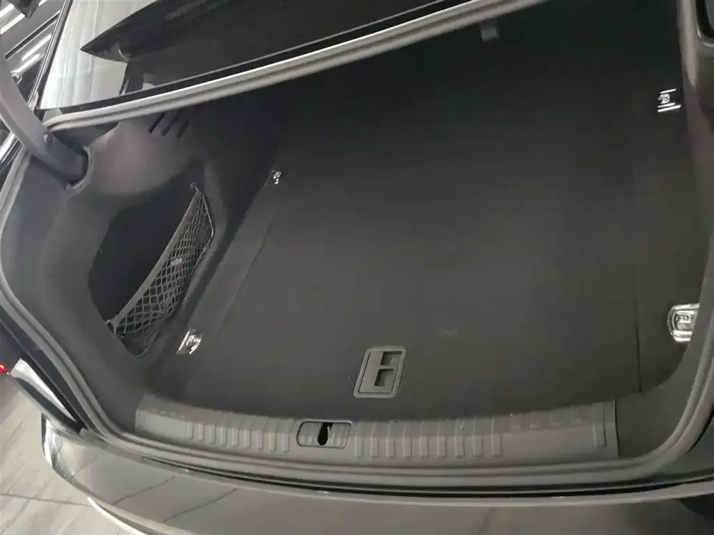 Audi A6L 2023 из CN, фото 6