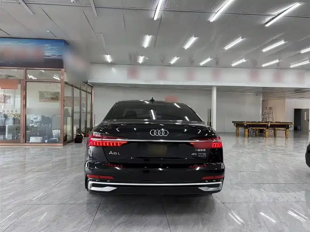 Audi A6L 2023 из CN, фото 2