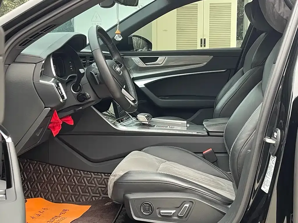 Audi A6L 2023 из CN, фото 5