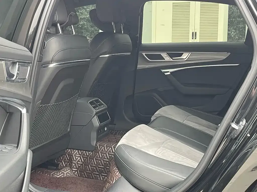 Audi A6L 2023 из CN, фото 8