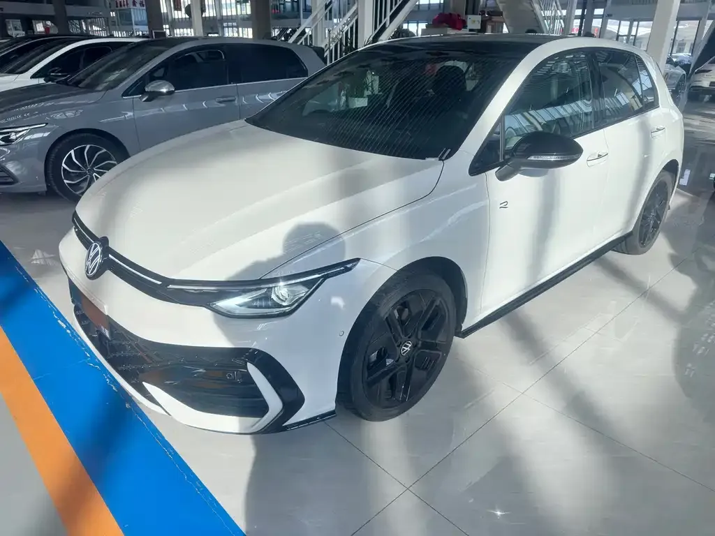 Volkswagen Golf 2025 из CN, фото 1