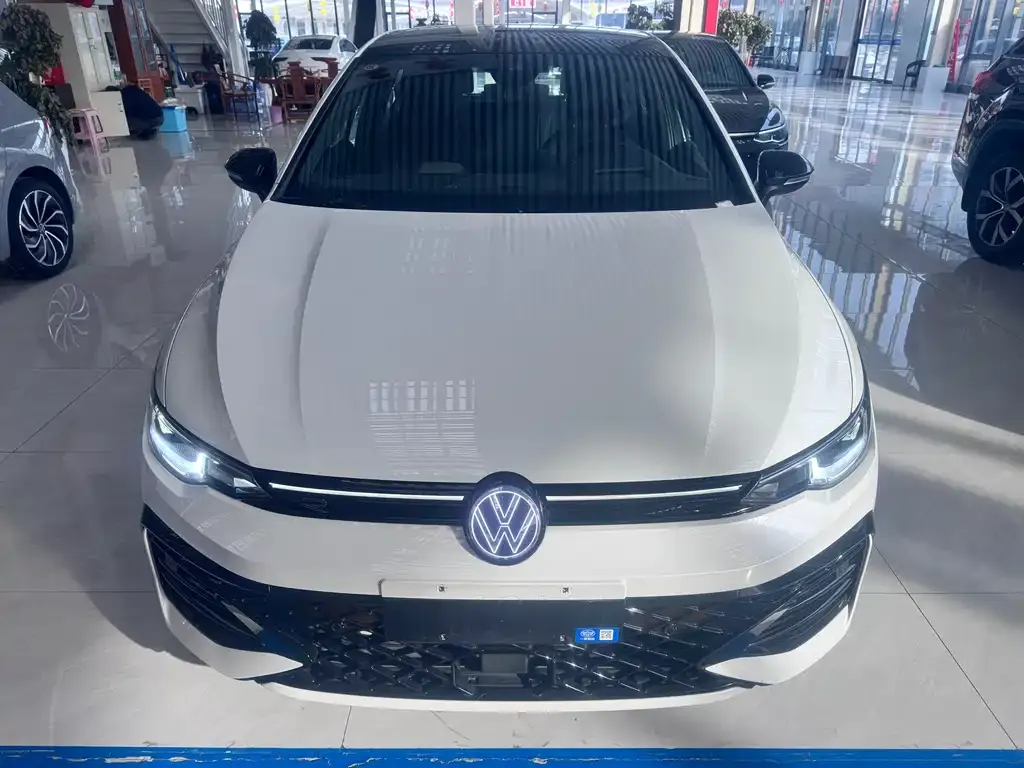 Volkswagen Golf 2025 из CN, фото 4