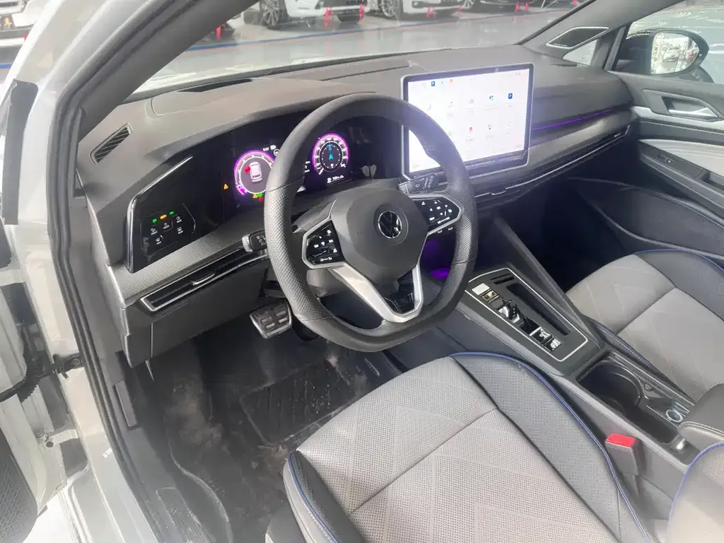 Volkswagen Golf 2025 из CN, фото 9