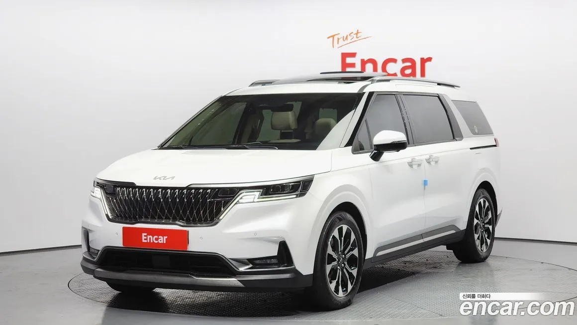 Kia Carnival — фото 1