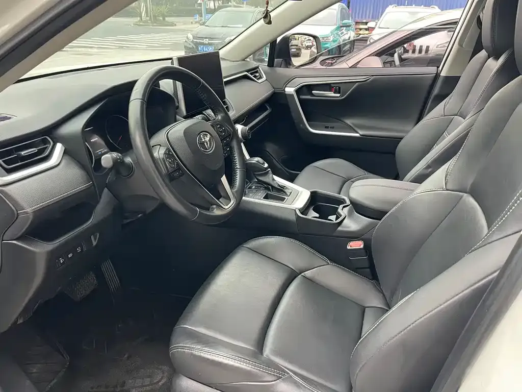 Toyota Wildlander 2023 из CN, фото 7
