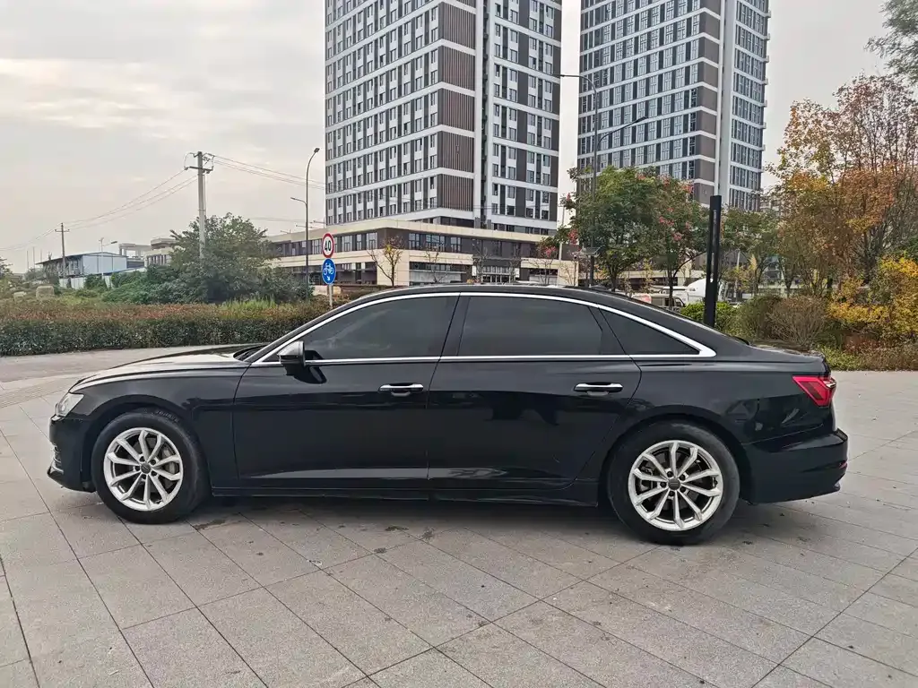 Audi A6L 2021 из CN, фото 9