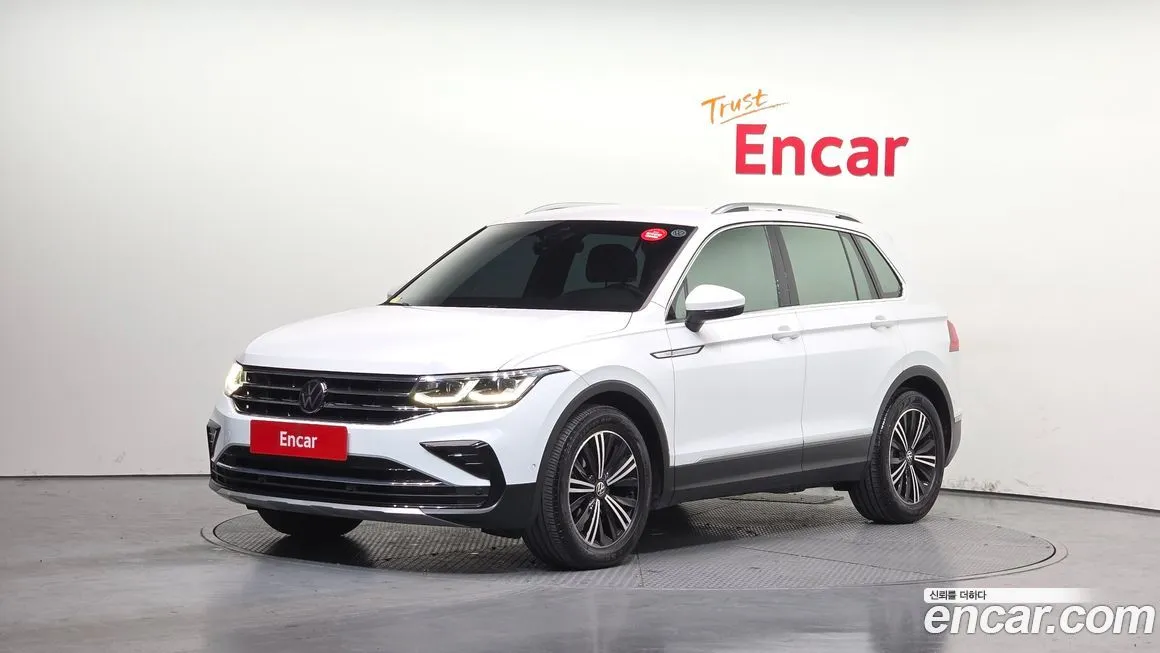 Volkswagen Tiguan — фото 1