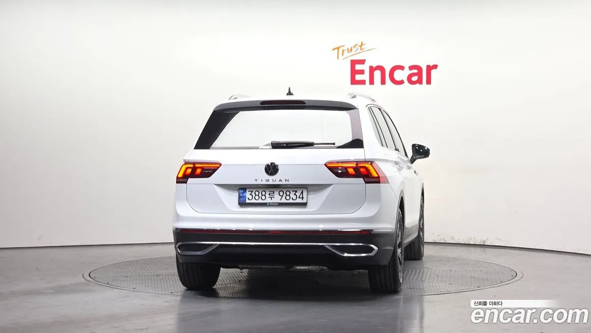 Volkswagen Tiguan — фото 9
