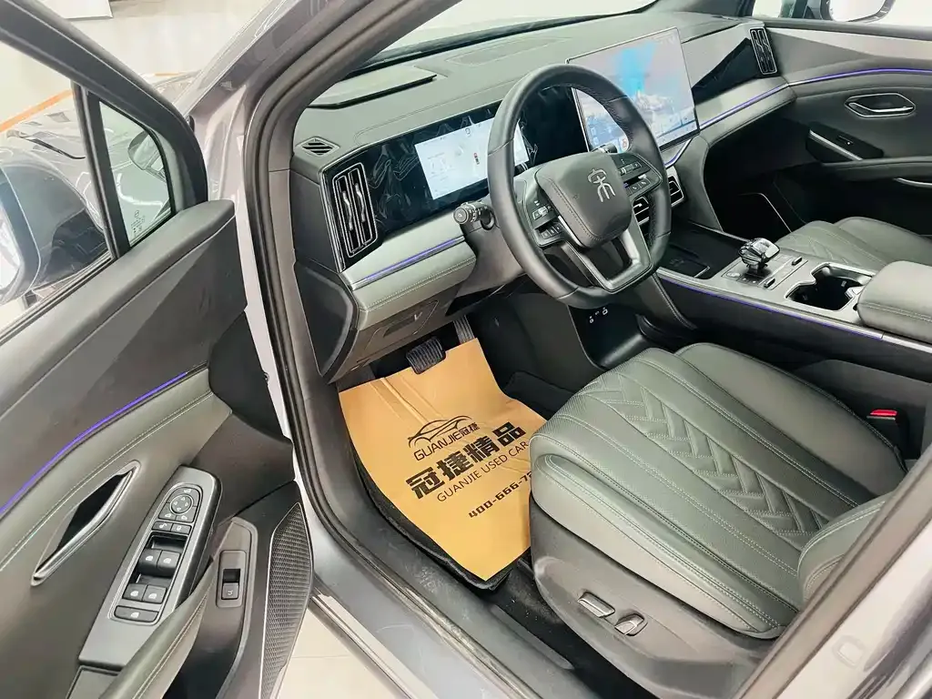 BYD L DM-i — фото 10