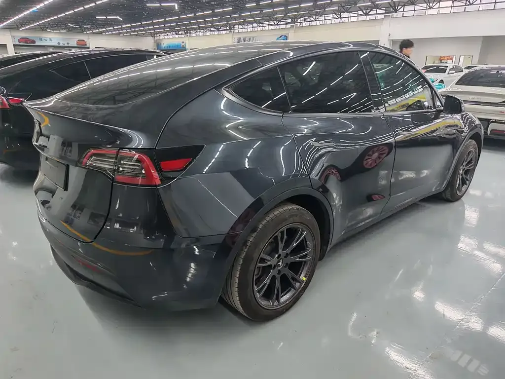 Tesla Model Y 2024 из CN, фото 10