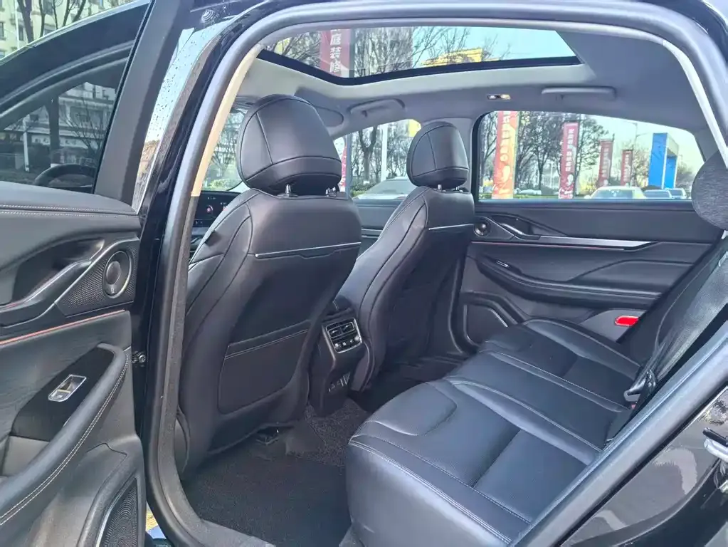 Lincoln Z 2023 из CN, фото 3