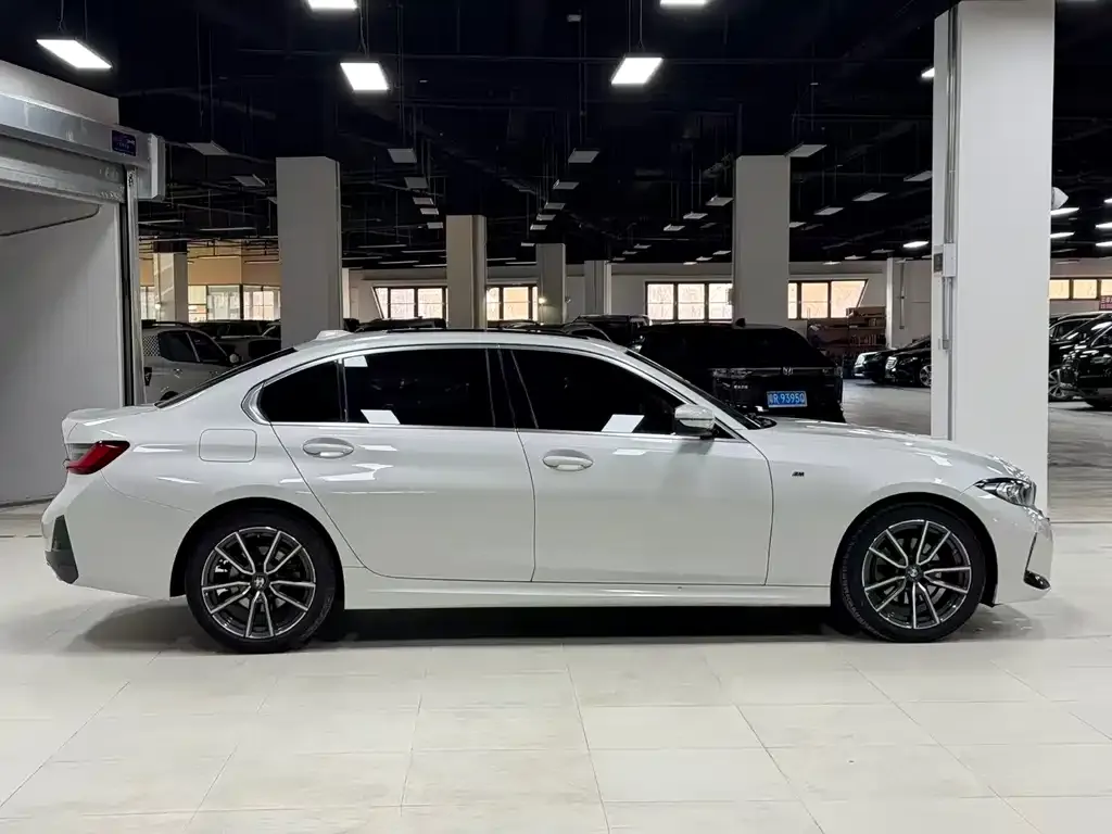 BMW 3 Series 2023 из CN, фото 7