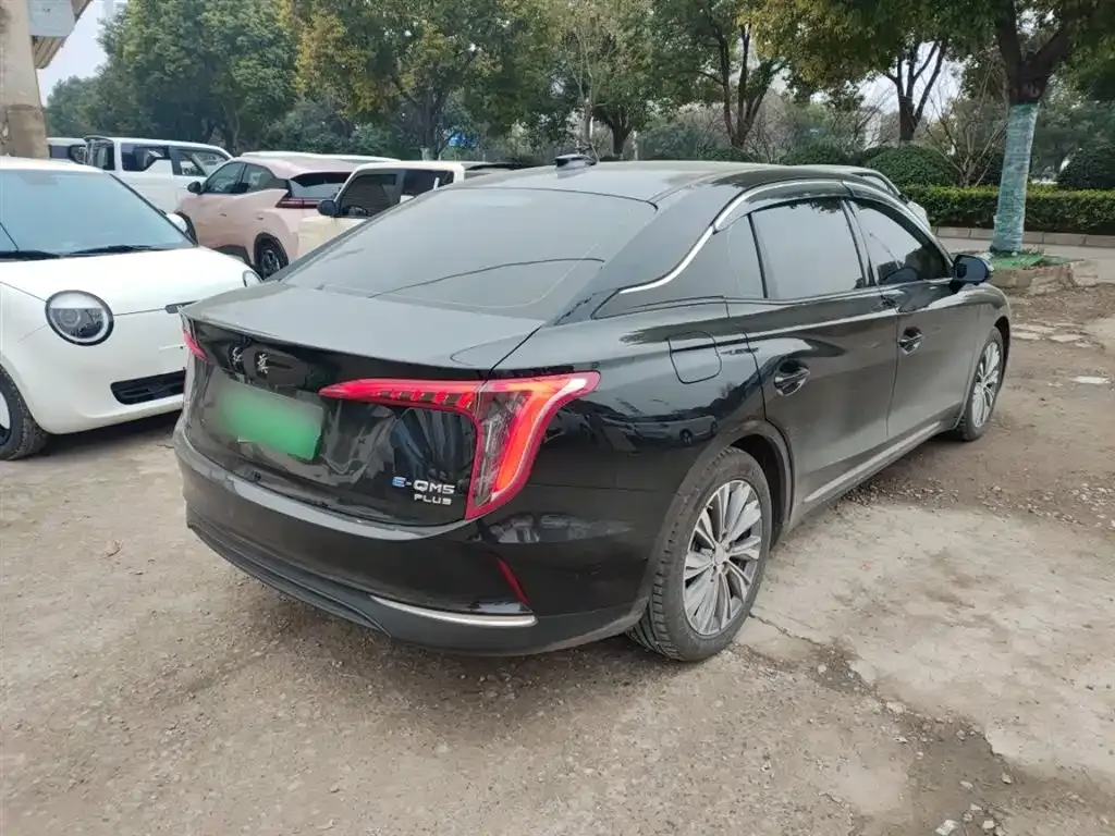 Hongqi E-QM5 — фото 10