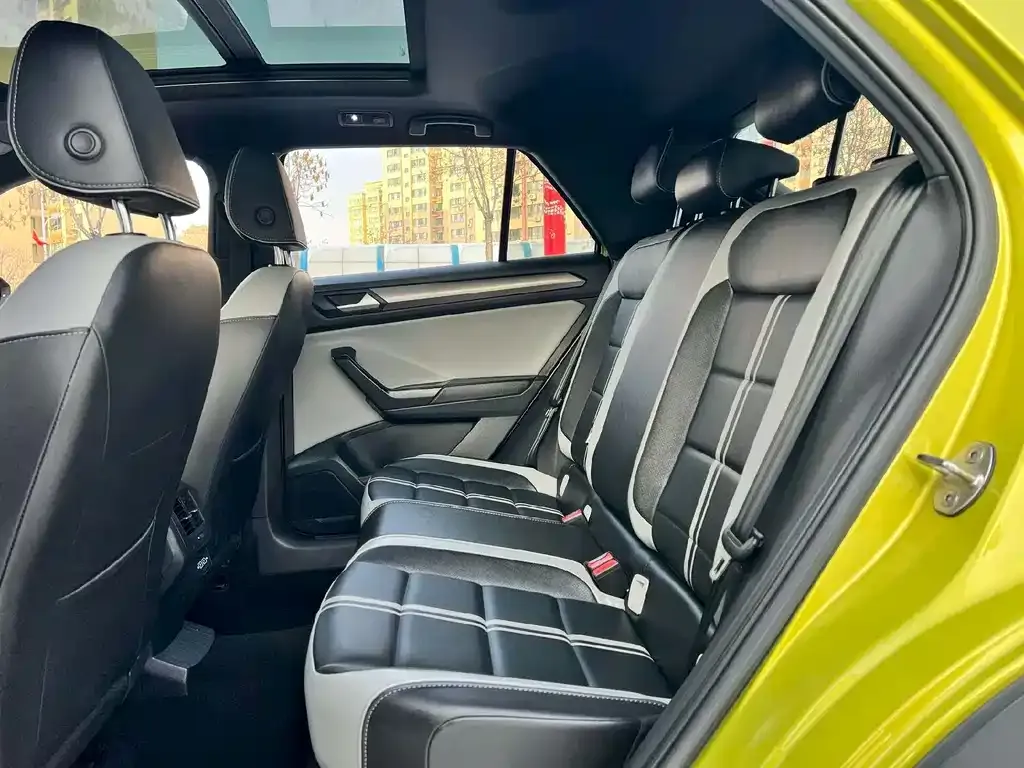 Volkswagen T-Roc 2023 из CN, фото 4