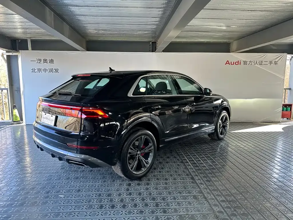 Audi Q8 2025 из CN, фото 10