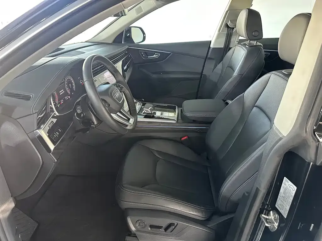 Audi Q8 2025 из CN, фото 2