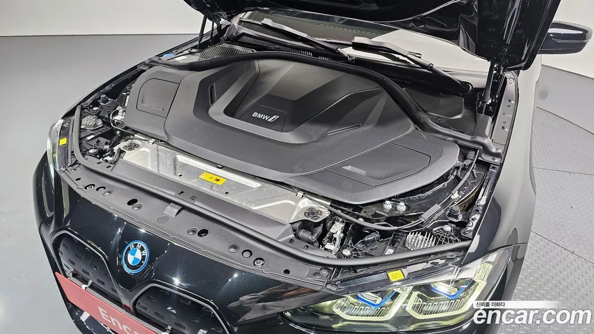BMW i4 — фото 7
