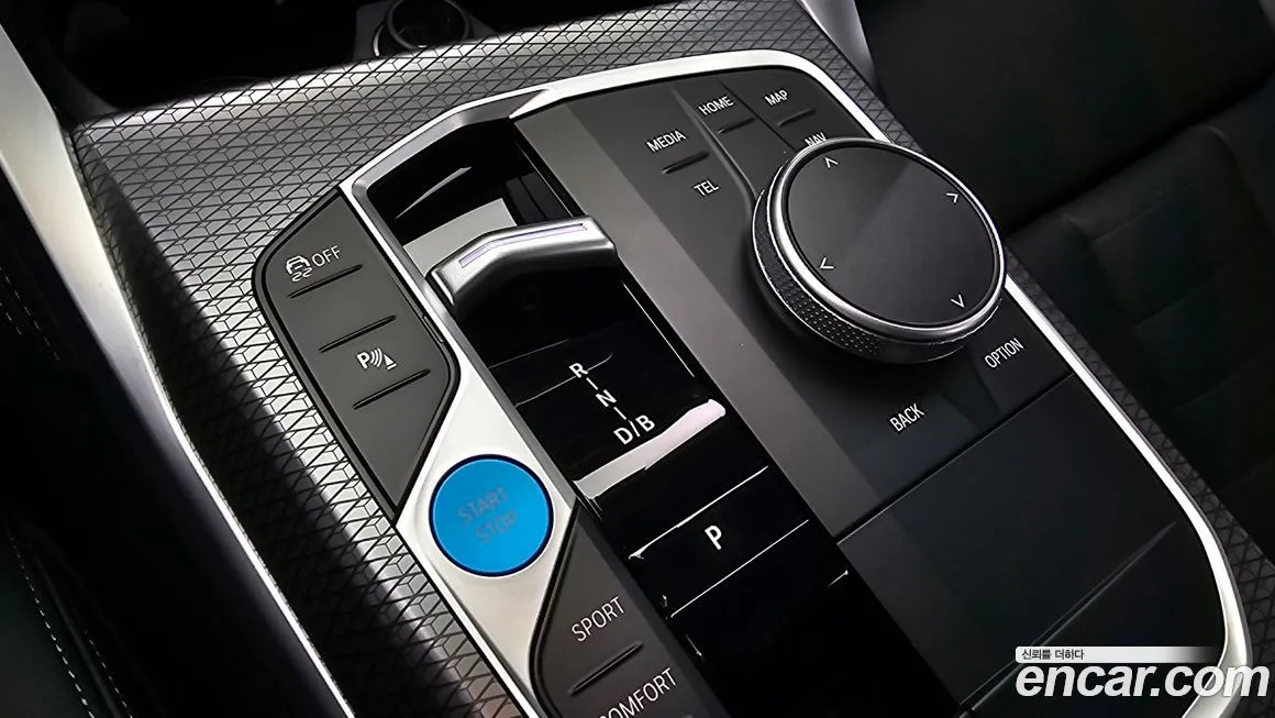 BMW i4 — фото 10