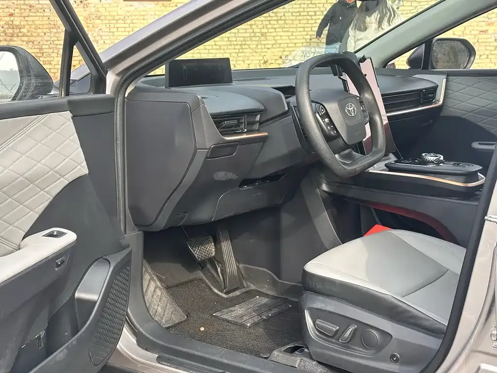Toyota bZ3 2024 из CN, фото 9