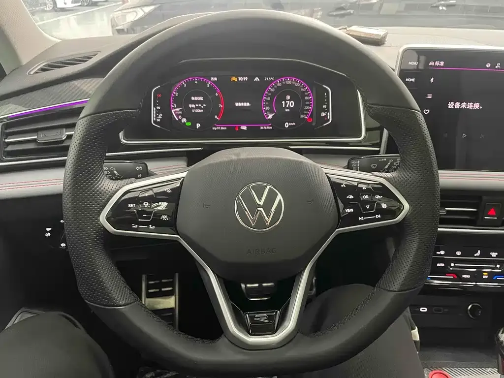 Volkswagen Tiguan L — фото 8