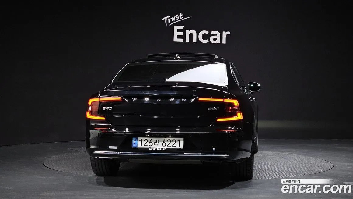 Volvo S90 2023 из KR, фото 3