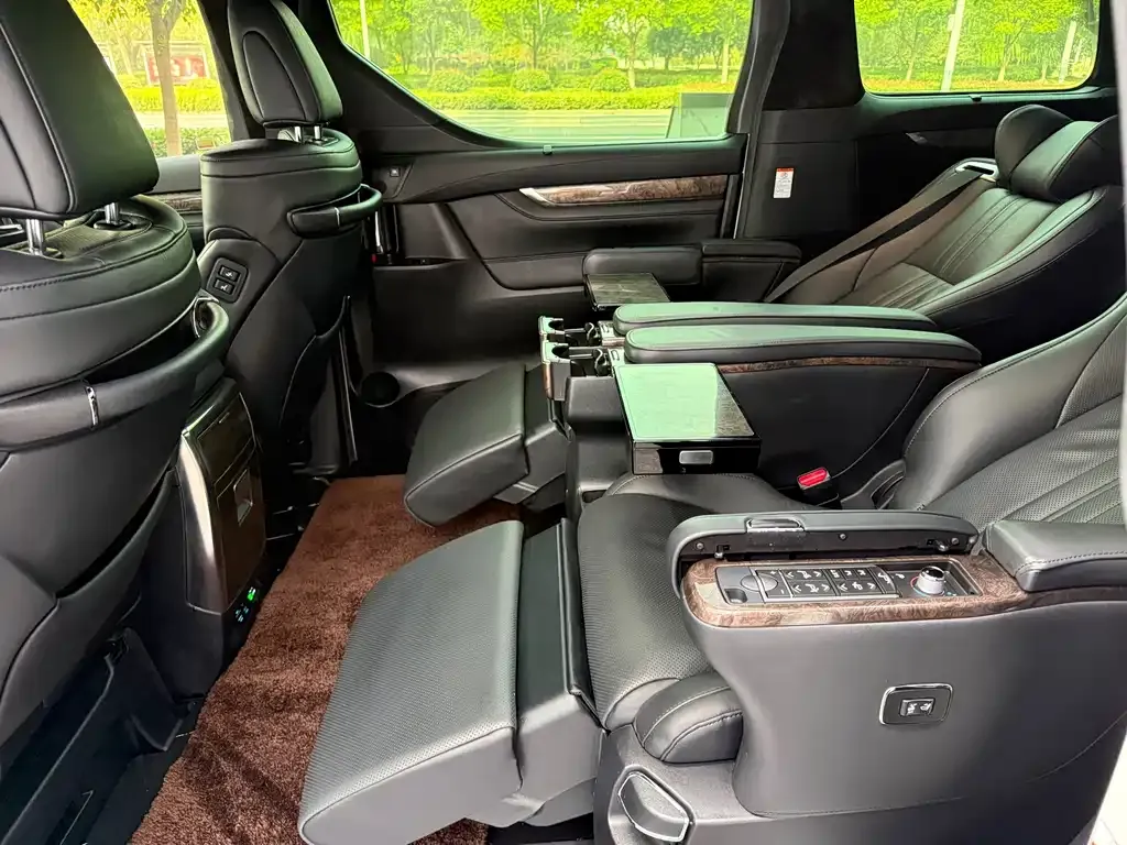 Toyota Alphard 2021 из CN, фото 3