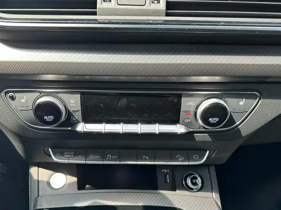 Audi Q5L 2023 из CN, фото 2