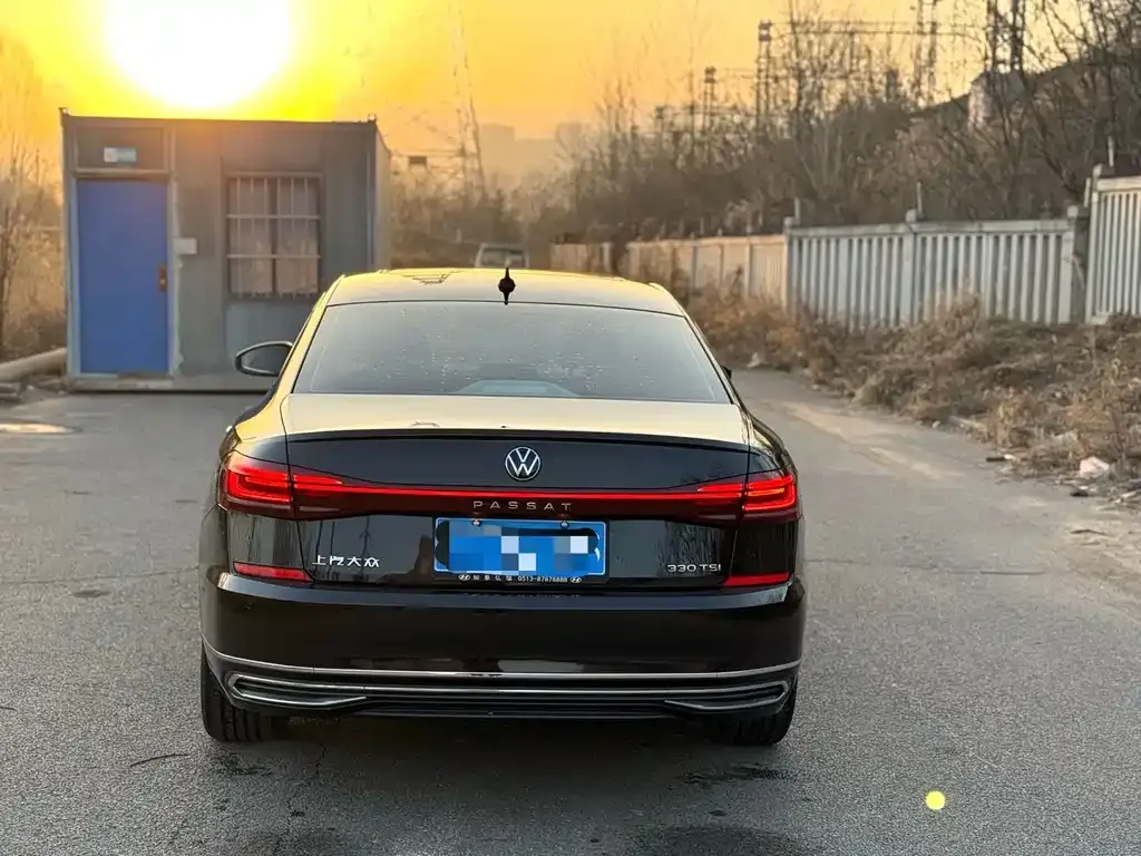 Volkswagen Passat — фото 9