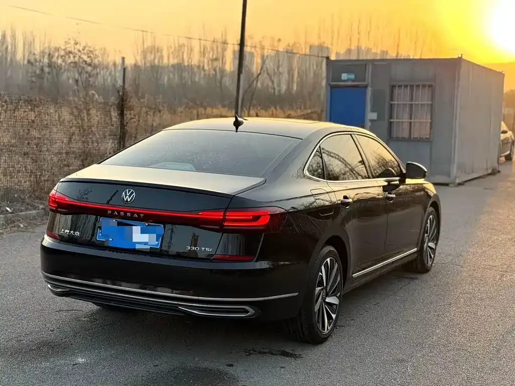 Volkswagen Passat — фото 5